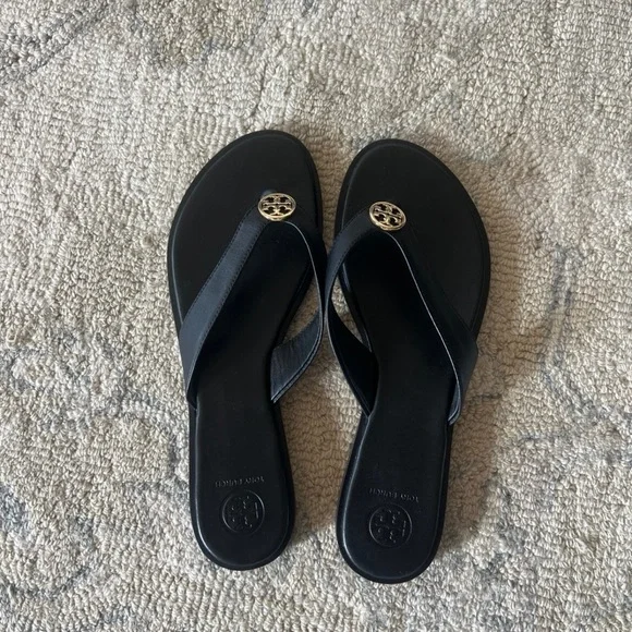 Tory Burch Black Leather Sandals with Gold Medallion - Picture 3 of 7